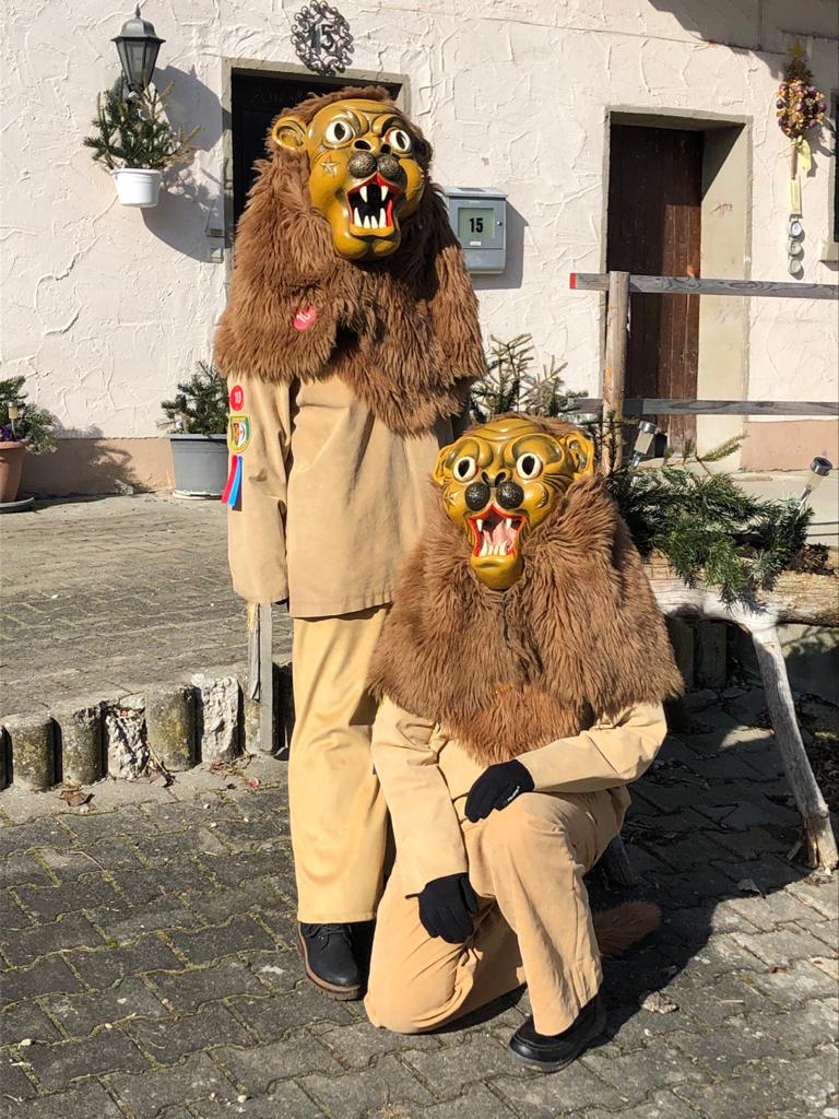 Mengener-Loewe.jpeg